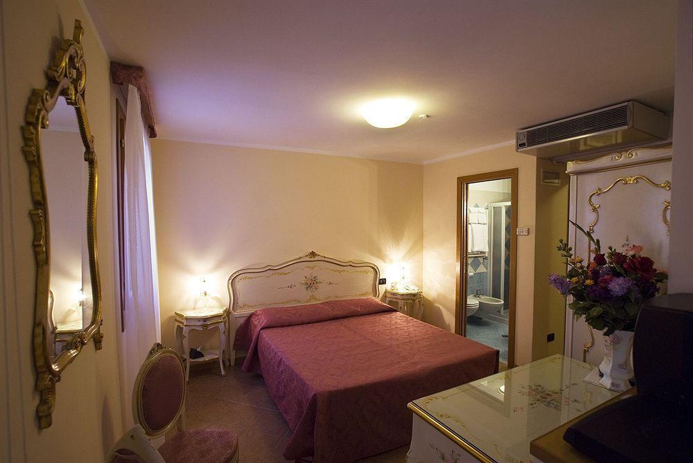Ca' Leon D'Oro Hotel Венеция Екстериор снимка